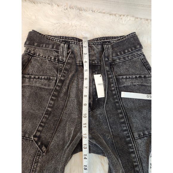 Forever 21 Women's Black Solid High Rise Belted Straight Ankle Jeans Size 27 NWT - Picture 6 of 7
